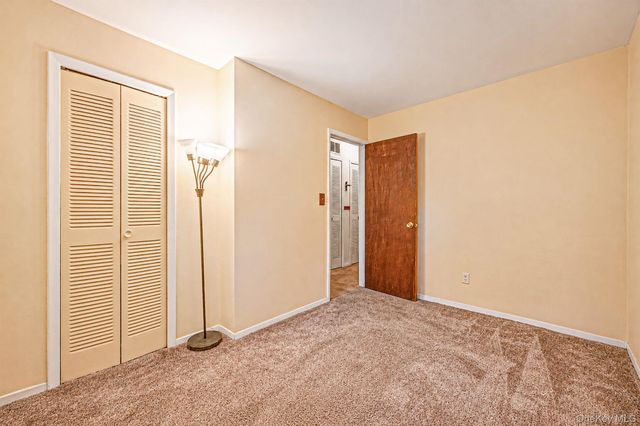 2715 Falcon Avenue, Medford, NY 11763