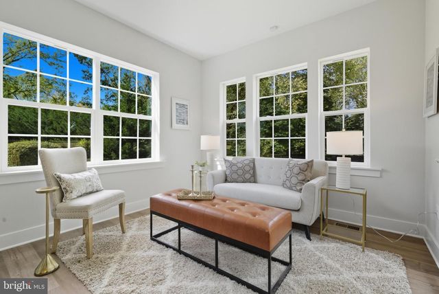 328 RIDGE RD, Washington Grove, MD 20880