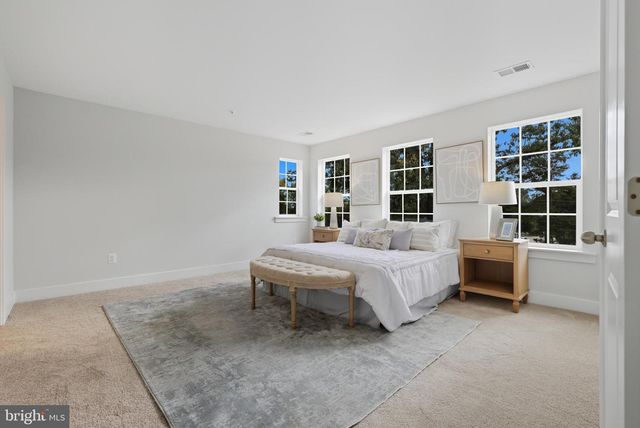 328 RIDGE RD, Washington Grove, MD 20880