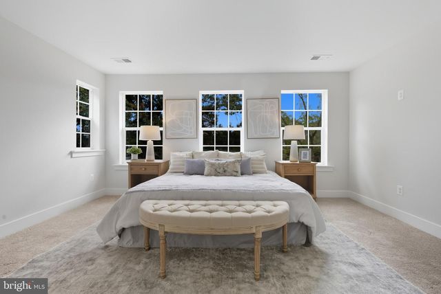 328 RIDGE RD, Washington Grove, MD 20880