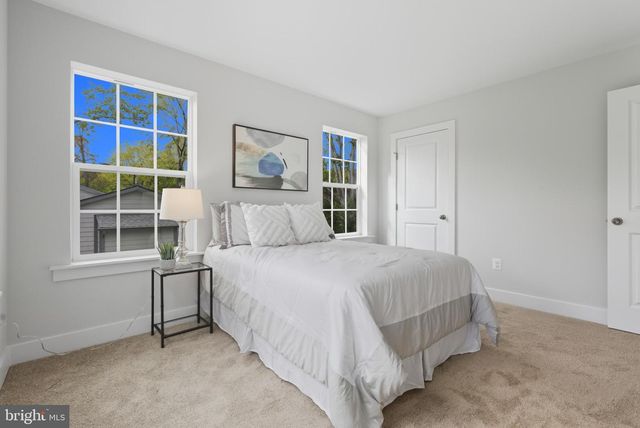 328 RIDGE RD, Washington Grove, MD 20880