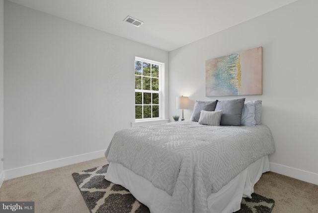 328 RIDGE RD, Washington Grove, MD 20880