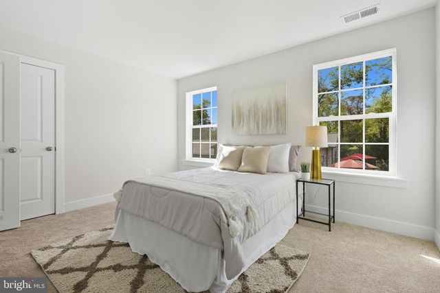 328 RIDGE RD, Washington Grove, MD 20880