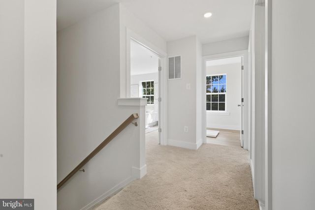 328 RIDGE RD, Washington Grove, MD 20880