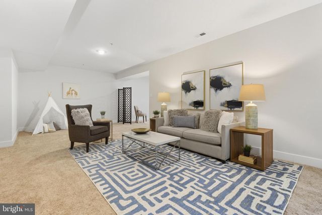 328 RIDGE RD, Washington Grove, MD 20880