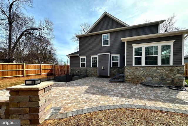 328 RIDGE RD, Washington Grove, MD 20880