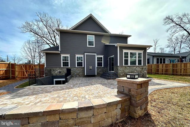 328 RIDGE RD, Washington Grove, MD 20880