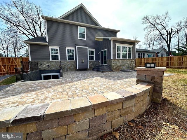 328 RIDGE RD, Washington Grove, MD 20880