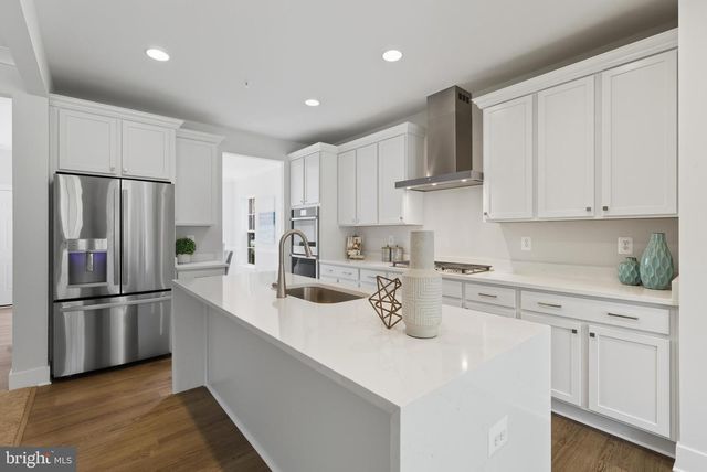 328 RIDGE RD, Washington Grove, MD 20880