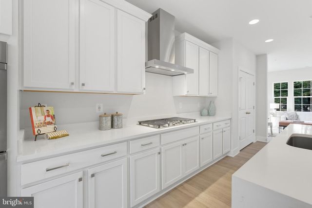 328 RIDGE RD, Washington Grove, MD 20880