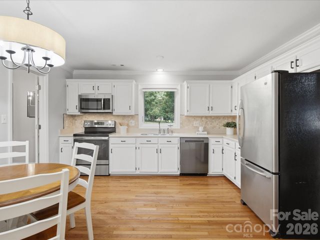 9732 Leeswood Lane, Matthews, NC 28105