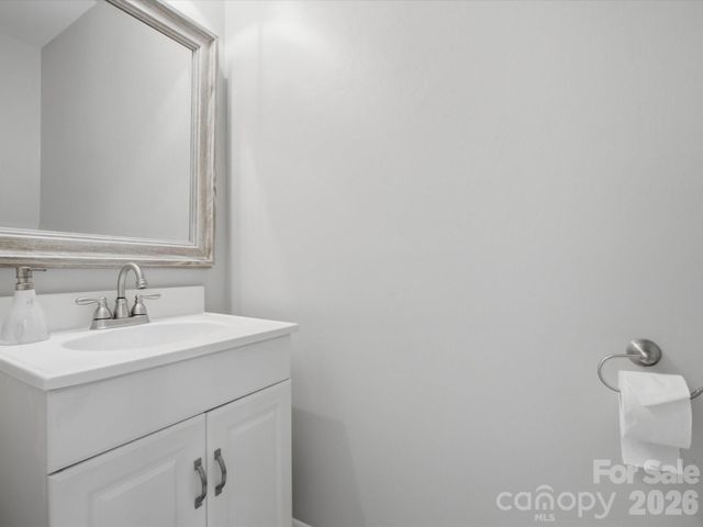 9732 Leeswood Lane, Matthews, NC 28105