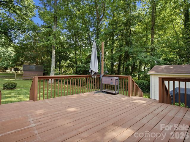 9732 Leeswood Lane, Matthews, NC 28105