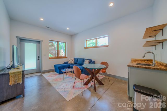 87 Deaver Street, Asheville, NC 28806