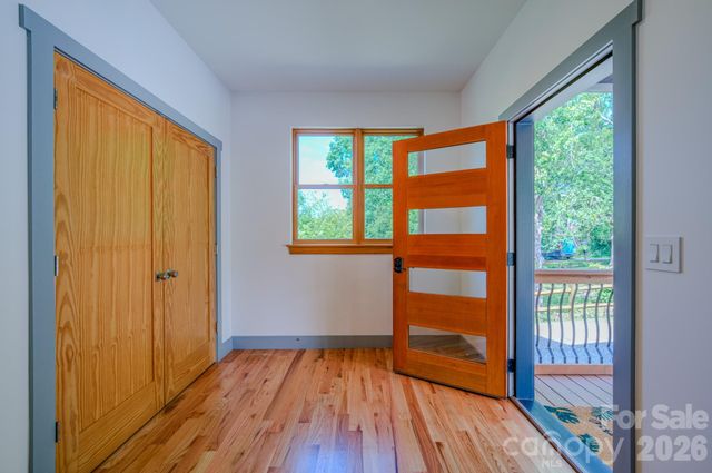 87 Deaver Street, Asheville, NC 28806