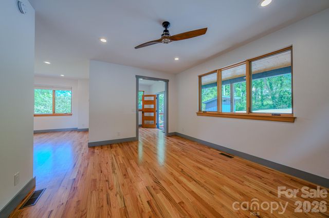 87 Deaver Street, Asheville, NC 28806
