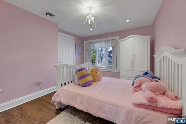 5 Greene Street, Mahwah, NJ 07430