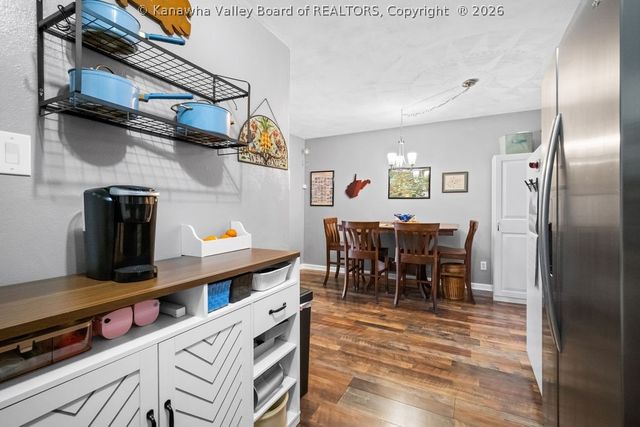 122 Cadle Drive, Cross Lanes, WV 25313