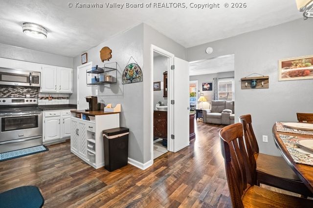 122 Cadle Drive, Cross Lanes, WV 25313