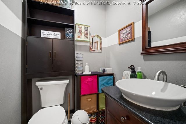 122 Cadle Drive, Cross Lanes, WV 25313