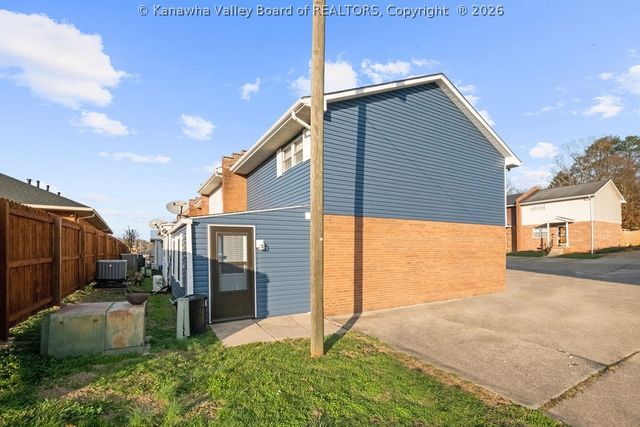 122 Cadle Drive, Cross Lanes, WV 25313