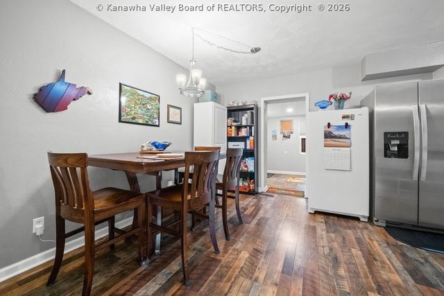 122 Cadle Drive, Cross Lanes, WV 25313