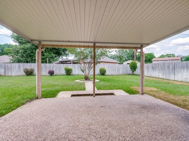 504 Lexington Drive, Corsicana, TX 75110