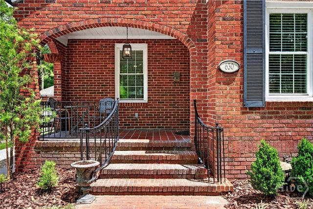 630 E 55th Street, Savannah, GA 31405