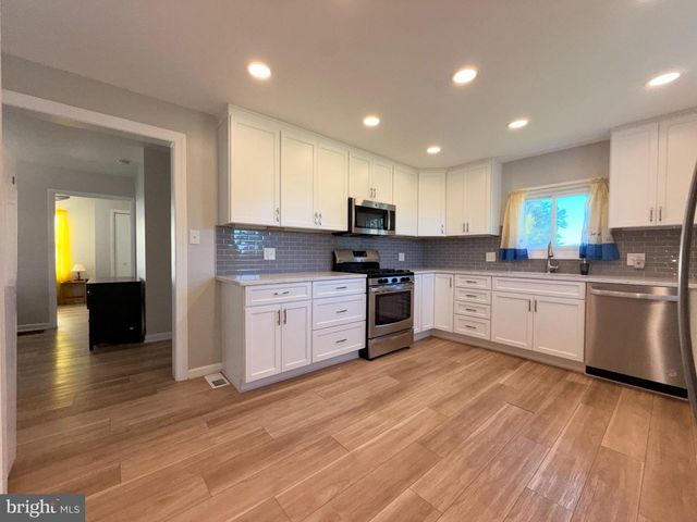 530 SOUTHERN AVE, Baltimore, MD 21224
