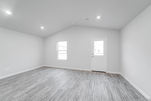 300 Mariposa Lane, Kenedy, TX 78119