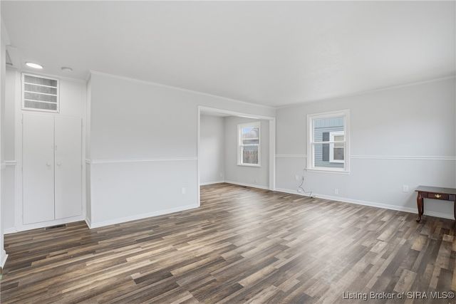 709 Crestview Court, Jeffersonville, IN 47130