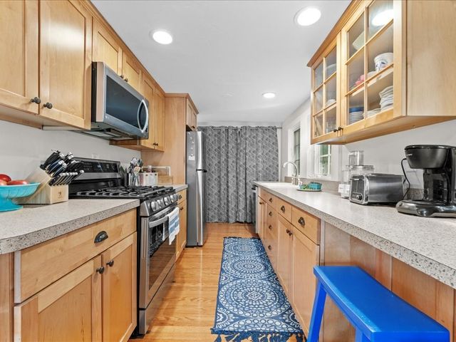 9 Priscilla Ave, Duxbury, MA 02332