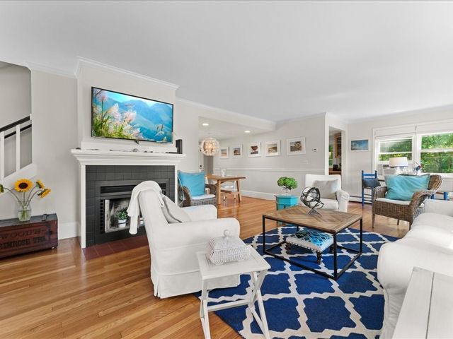 9 Priscilla Ave, Duxbury, MA 02332