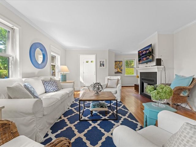 9 Priscilla Ave, Duxbury, MA 02332