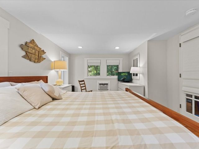 9 Priscilla Ave, Duxbury, MA 02332