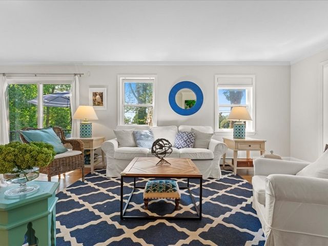9 Priscilla Ave, Duxbury, MA 02332