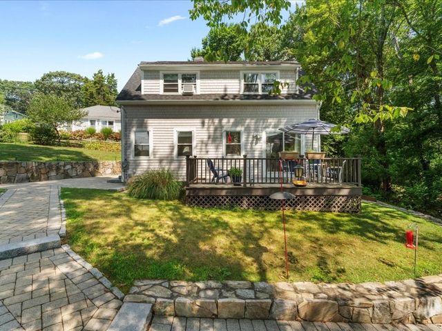 9 Priscilla Ave, Duxbury, MA 02332