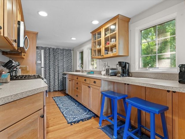 9 Priscilla Ave, Duxbury, MA 02332