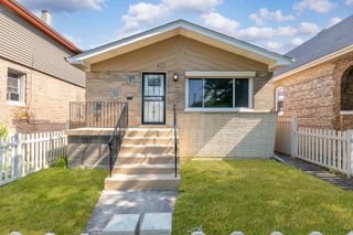 422 W 98th Place, Chicago, IL 60628