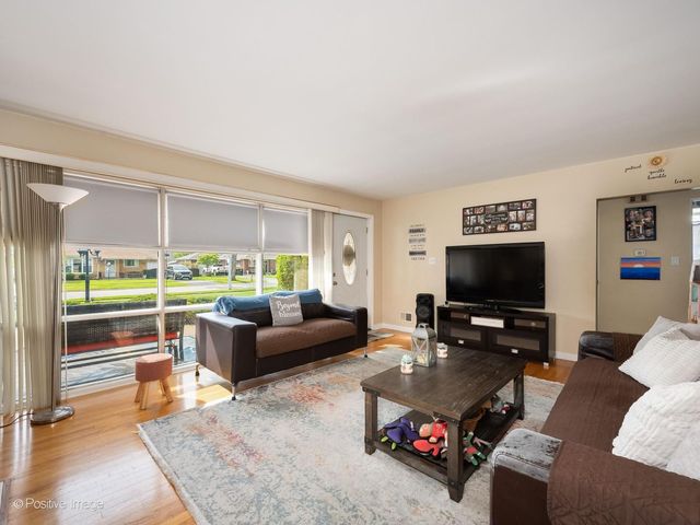 10917 S Keeler Avenue, Oak Lawn, IL 60453