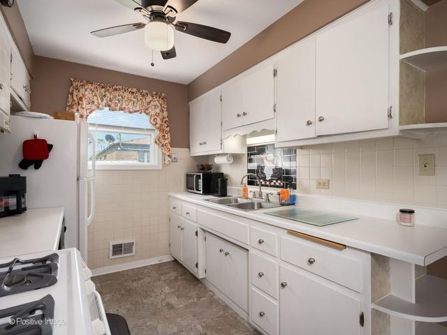 10917 S Keeler Avenue, Oak Lawn, IL 60453