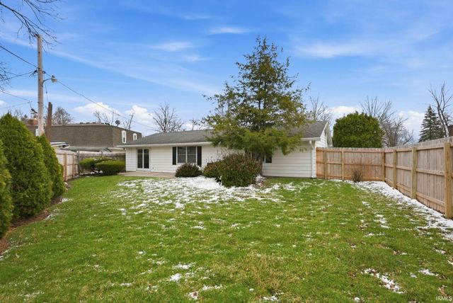 1409 Lake Forest Drive, Fort Wayne, IN 46815