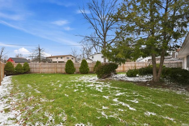 1409 Lake Forest Drive, Fort Wayne, IN 46815