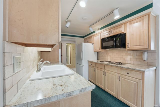 1409 Lake Forest Drive, Fort Wayne, IN 46815