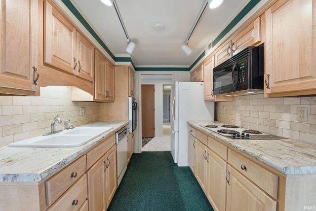 1409 Lake Forest Drive, Fort Wayne, IN 46815