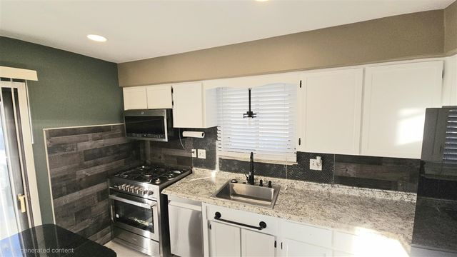 9814 Cass Avenue, Taylor, MI 48180