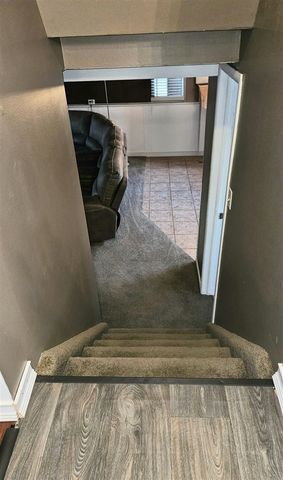 9814 Cass Avenue, Taylor, MI 48180