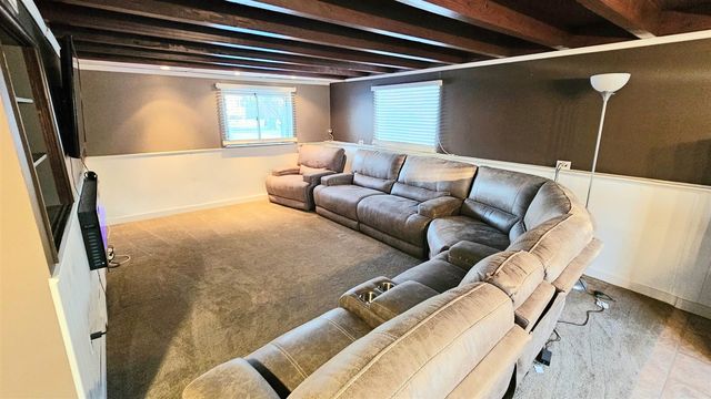 9814 Cass Avenue, Taylor, MI 48180