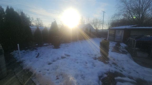 9814 Cass Avenue, Taylor, MI 48180