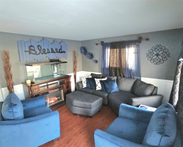 9814 Cass Avenue, Taylor, MI 48180